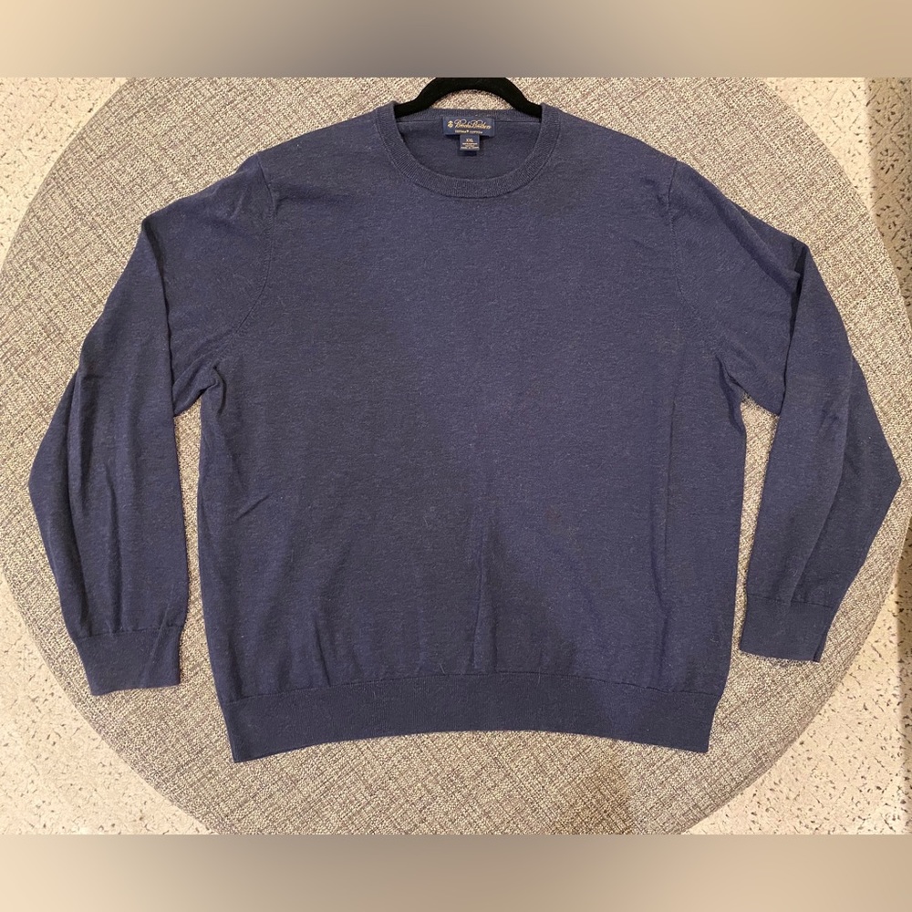 Brooks Brothers men crew neck navy blue sweater